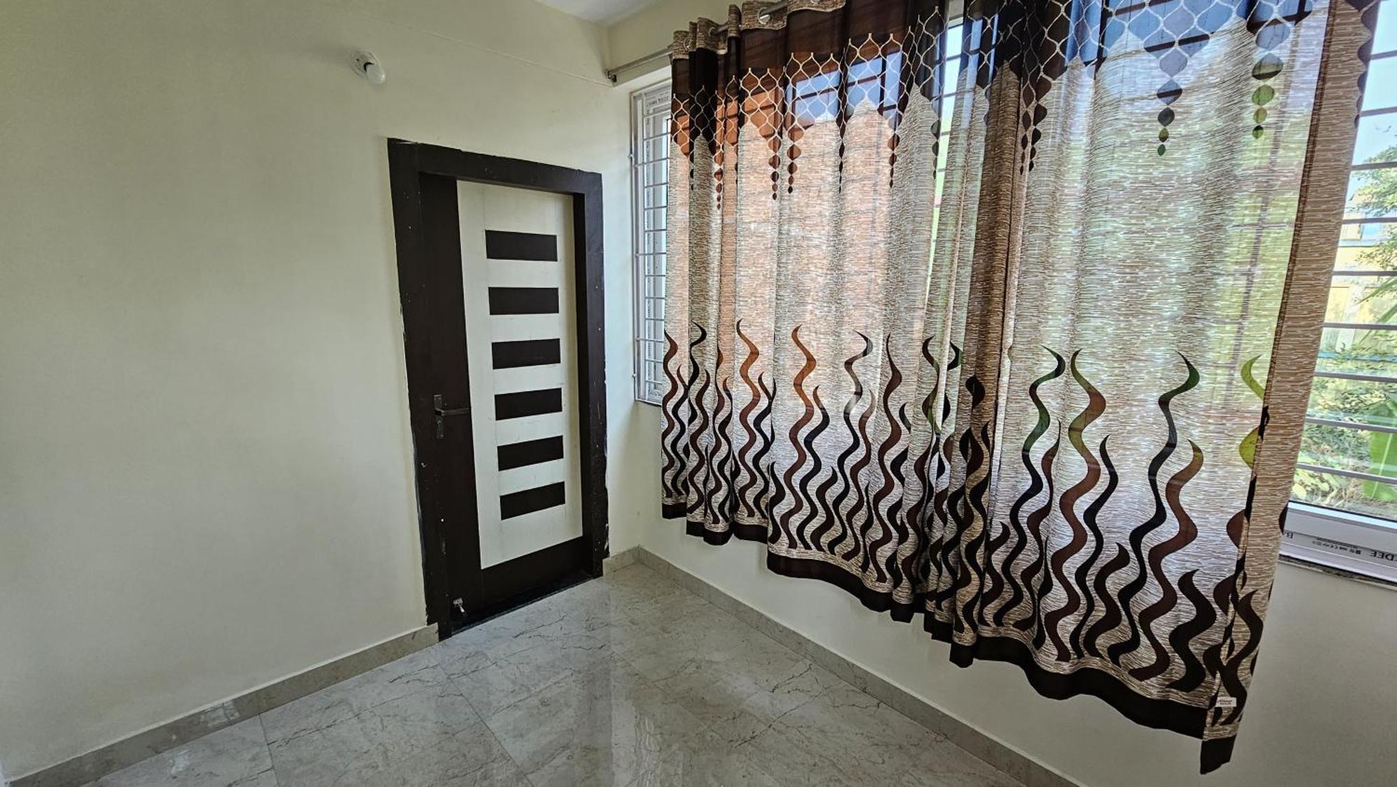Vensa Homestay ปูรี ภายนอก รูปภาพ