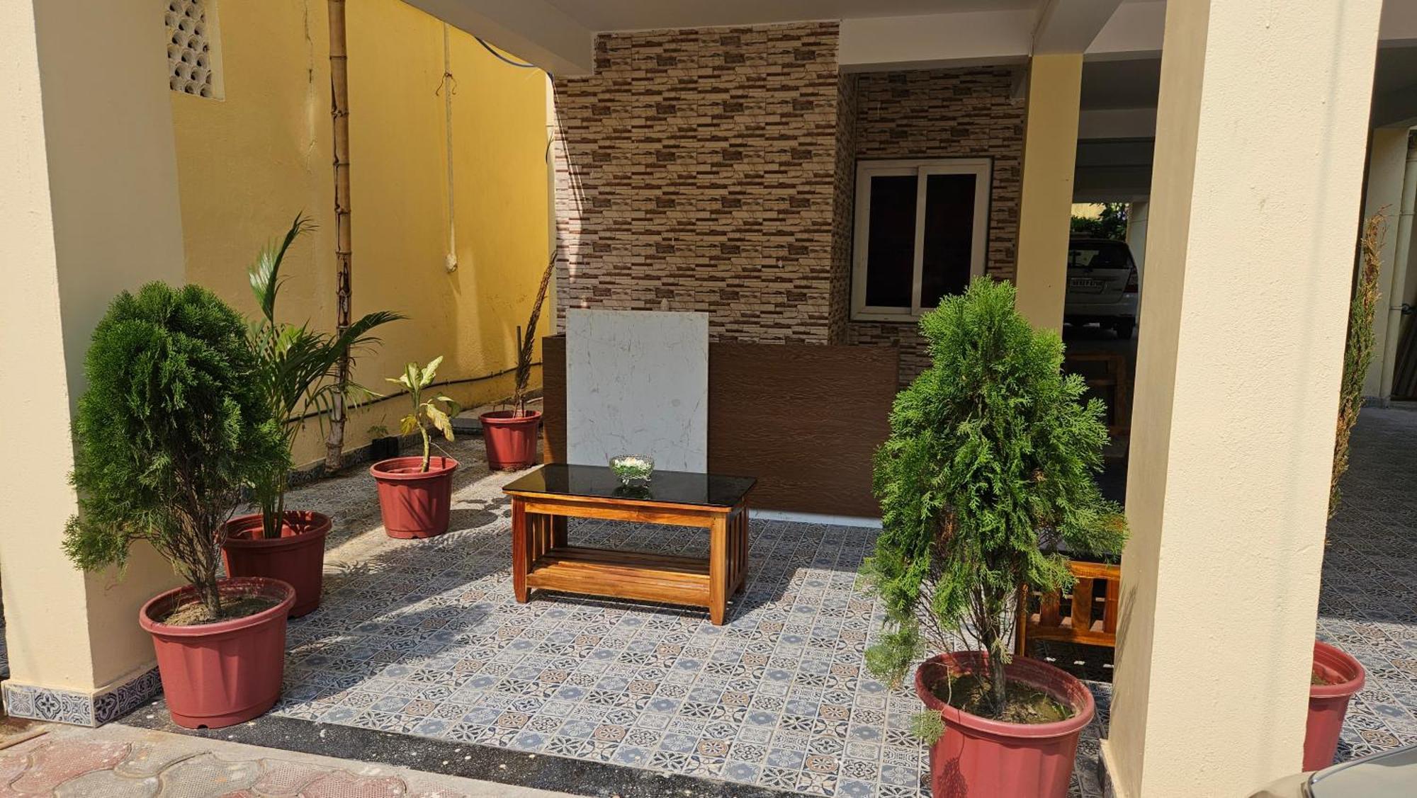 Vensa Homestay ปูรี ภายนอก รูปภาพ